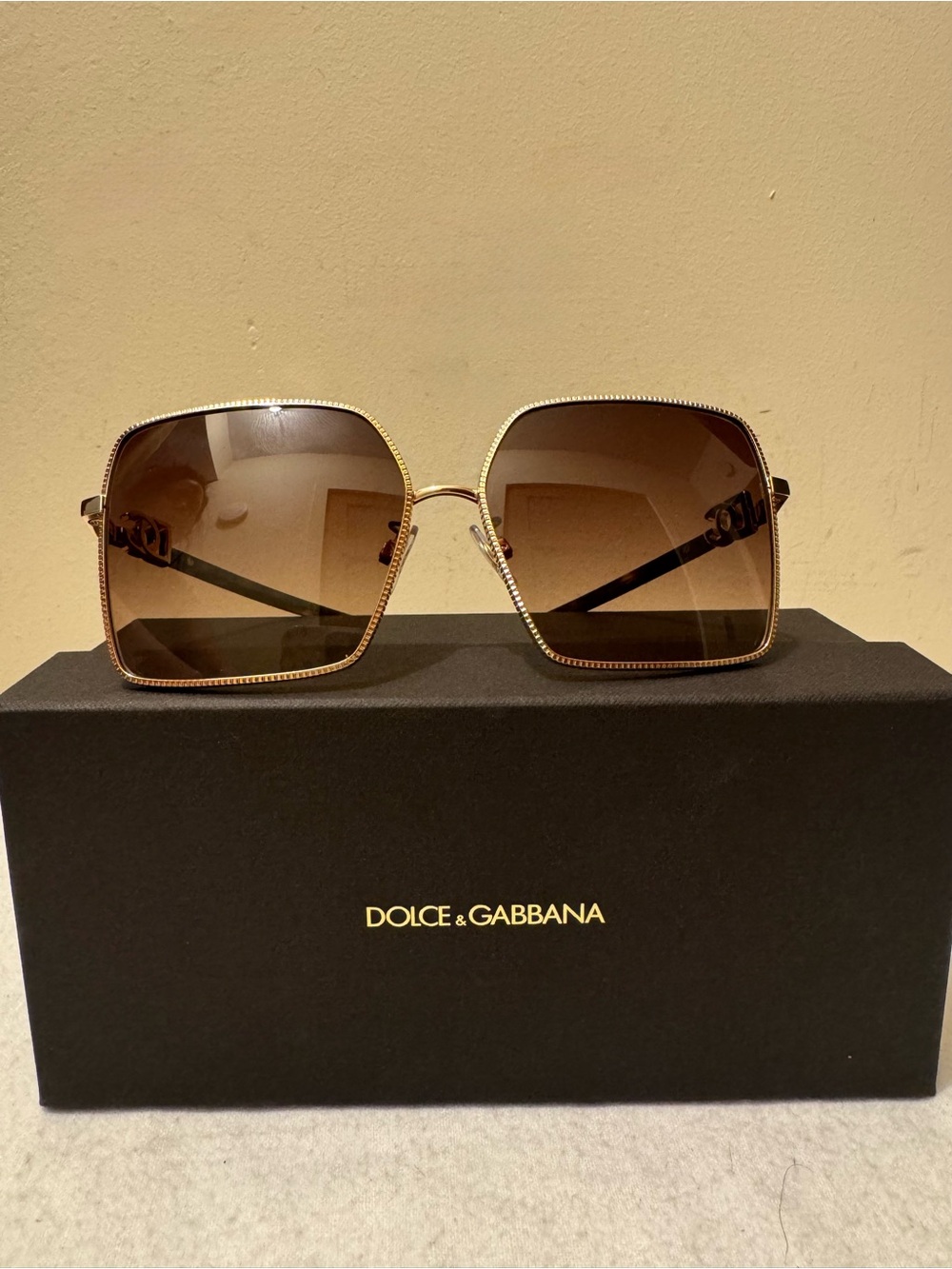 NWT Dolce & Gabbana Gold DG2279 Square Sunglasses - Full Set - Picture 4 of 17